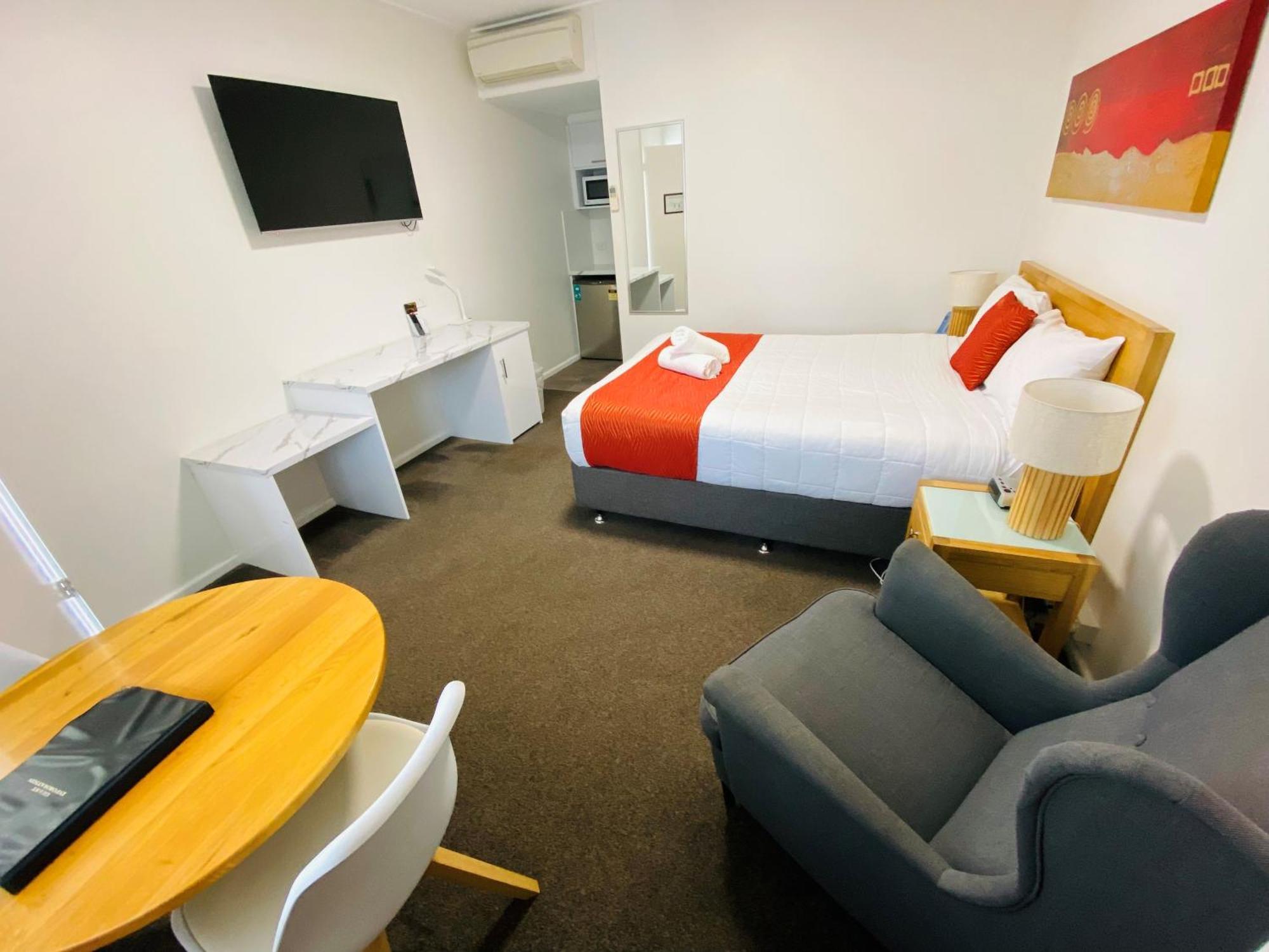 יאס Colonial Lodge Motor Inn מראה חיצוני תמונה