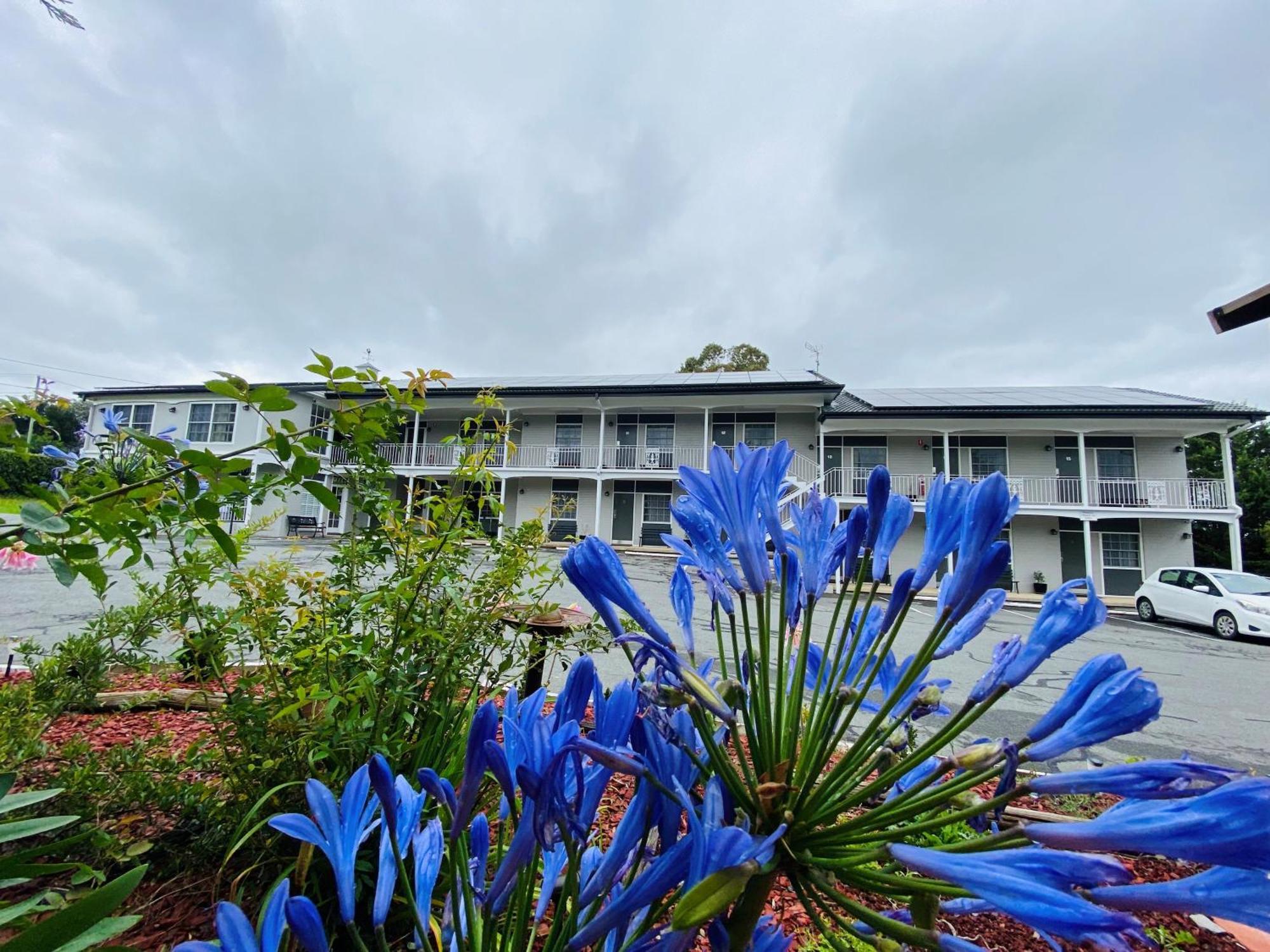יאס Colonial Lodge Motor Inn מראה חיצוני תמונה